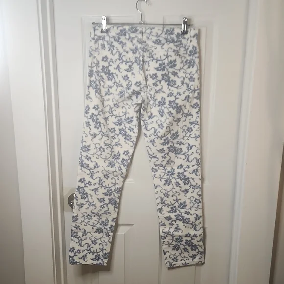 Lauren Ralph Lauren White Jeans with Blue Floral Pattern - Picture 6 of 6